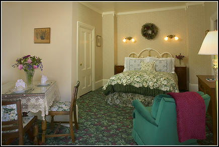 The Garden Room, a room in Mendocino at Dennen�s Victorian Farmhouse, a Mendocino b&b