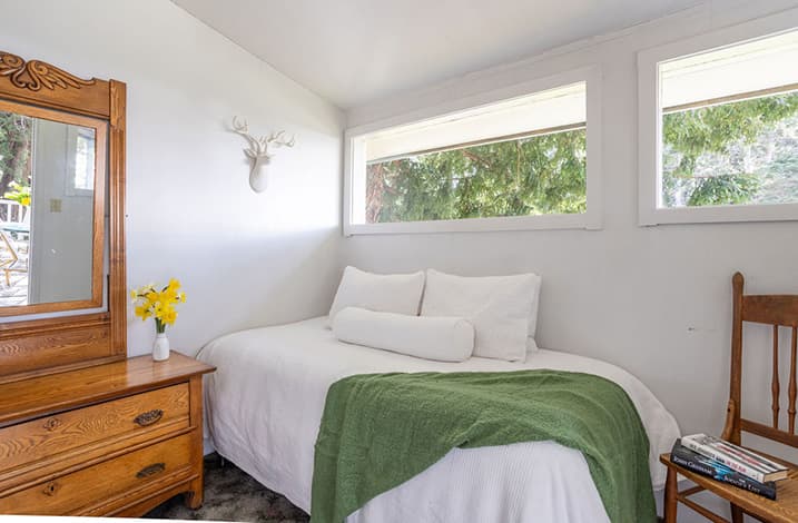 Mendocino Cottages - Quail Cottage twin bed