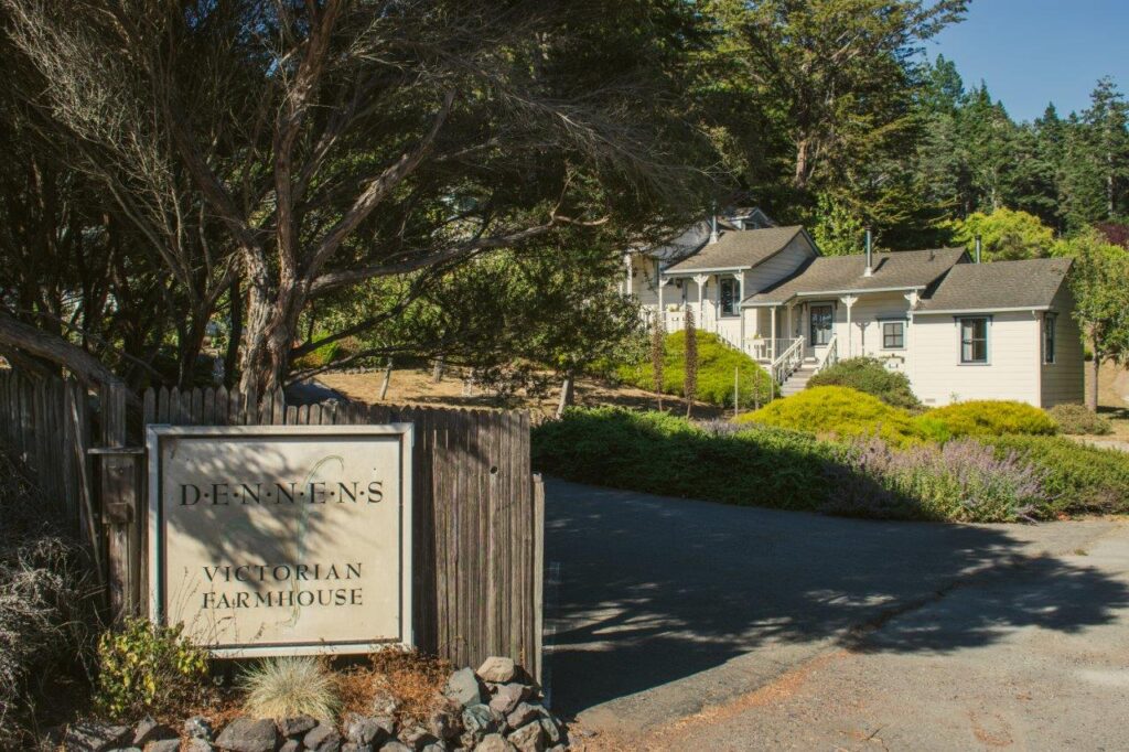 Calm, serene grounds at cozy Mendocino hotel